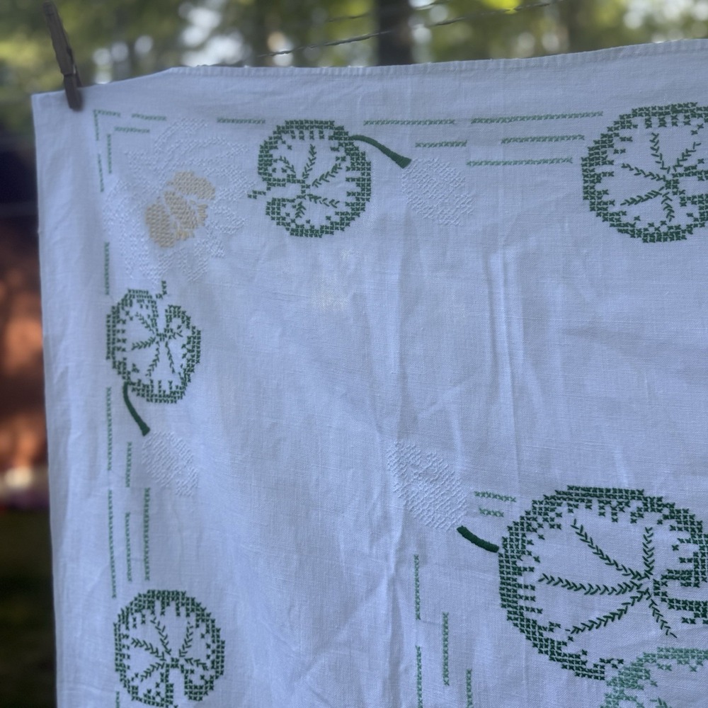 Vintage Hand Stitches Linen Tablecloth White Green Leaves Floral Tan Botanical - Picture 2 of 7